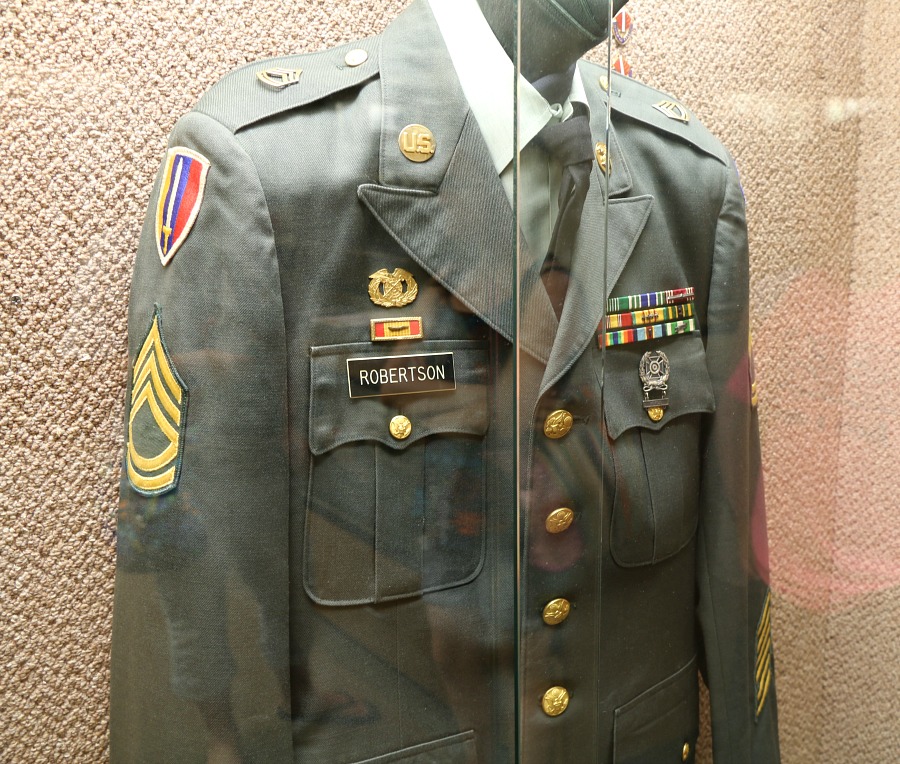 Uncle Si military uniform